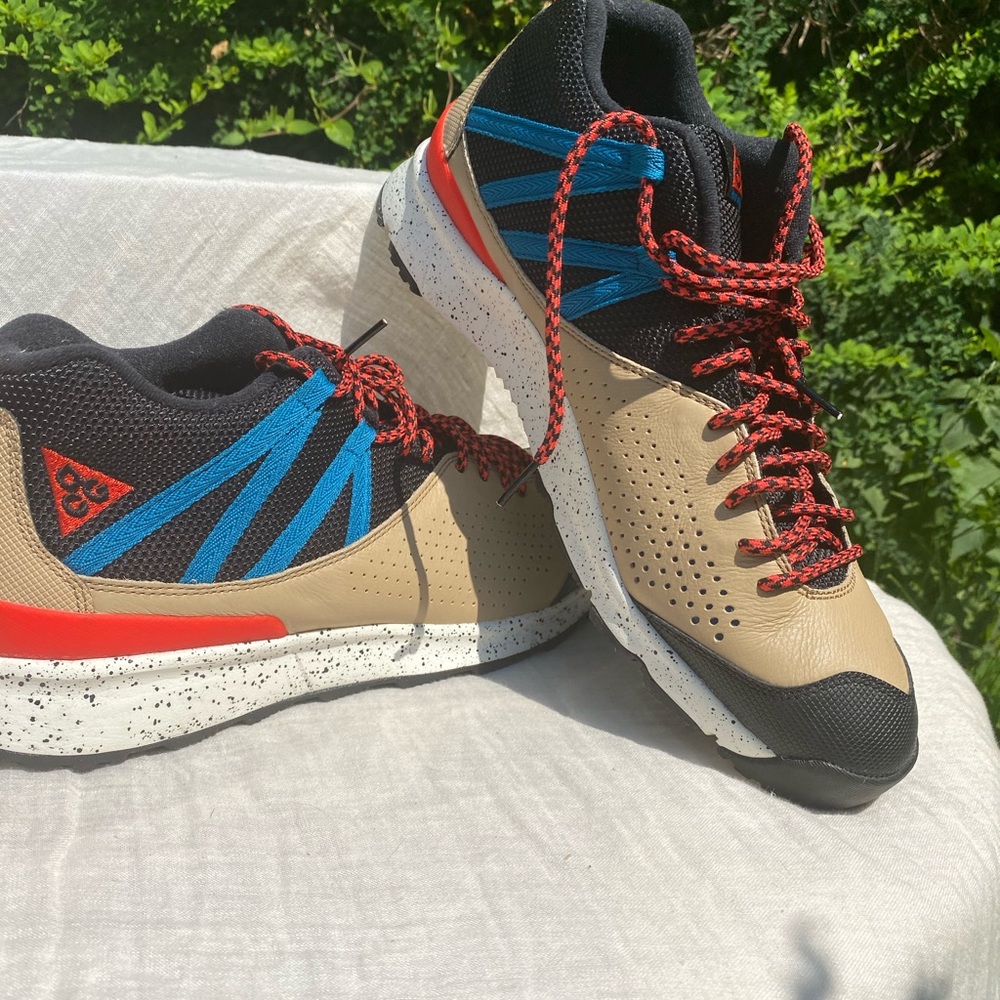 NIKE ACG OKWAHN II HIKING TRAIL SHOES